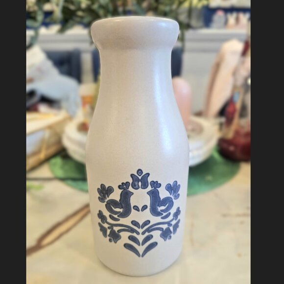 Pfaltzgraff Yorktowne Chicken Stoneware Milk Jug - Picture 1 of 8